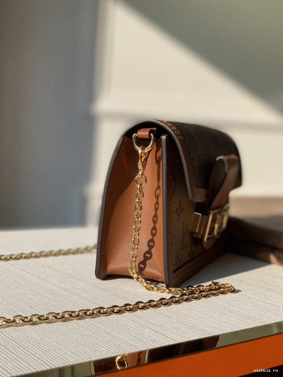 WIS LOUIS VUITTON V DAUPHINE CHAIN WALLET 1011